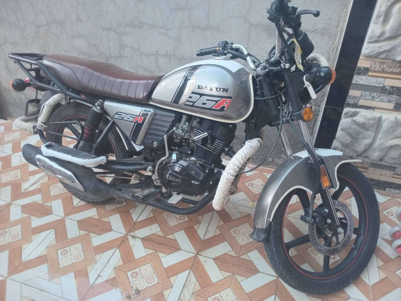 دراجه ديوان نفخ للبيع اي نقص مابي السعر ١٣٠٠
***********
