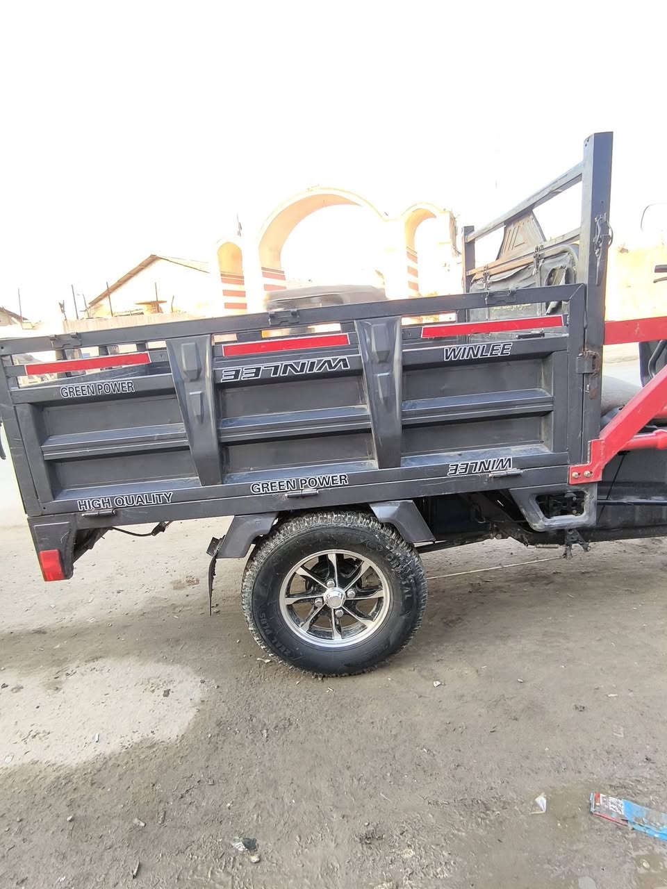 ستوتة شحن كهرباء للبيع .
الستوته موديل 25 نضيفه شوفت عينك وهم تجي تشوفها كهربائيات كامله ما تحتاج لكل نقص تايرات مبدله بحجم اكبر يعني انسه الطسه ودبلات جديده تاخذها تدعيلي والستوته ما مستخدمه هواي ع كد حصه وغراض للبيت وهسه محتاج واريد ابيعها .
السعر : مليون 200 وبيها مجال للناس الطيبه .
العنوان : بغداد الامين الثانيه مقابيل الشبكه .
الرقم : ***********
واتساب : ***********
