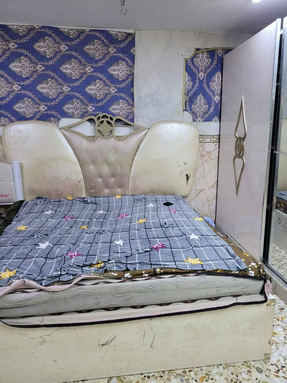 غرفه للبيع ب 300 وبيه مجال العنوان الحريه مكلفه يالنشر الي يريد اليوم.ياخذه
@الجميع


**إذا كنت صاحب هذا الإعلان وتريد حذفه لأي سبب، رجاءا أرسل رسالة إلى الدعم الفني**