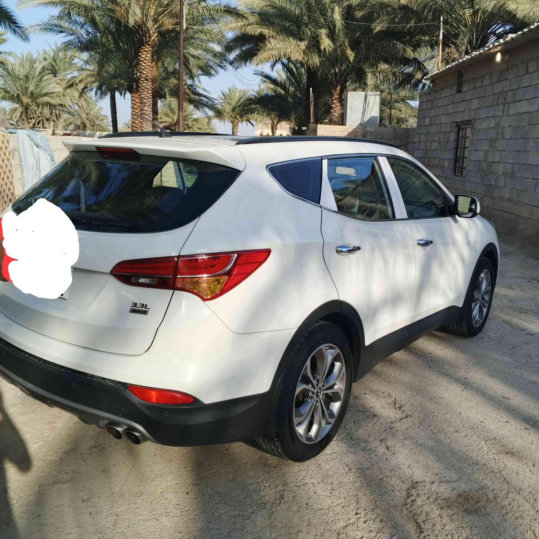 اللهم صلى على محمد وآل محمد 
سلام عليكم 
هونداي سنتافي 2013 خليجي للبيع 
مكفوله كفاله عامة (  بدون بارد وصبغ وتبديل مكفولة حتى من الشخط)  
 كير ومكينه كفاله عامة 
محرك 6 سلندر                  ماشية 135 كم حقيقي 
فول مواصفات 
1-بنوراما 
2- بصمة تشغيل وبصمه ابواب 
3- كراسي كهرباء 
4-امري شفط 
5- هند بريك بصمة 
6- 7راكب 
مكاني ديالى بعقوبه 
للاستفسار اتصل ***********
