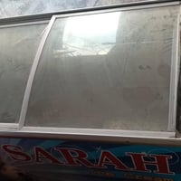 ثنينهم ب٣٠٠ الف قفل  فقط وحده منهم مروحه متشتغل ابيعهن ثنينهن مابيع وح...