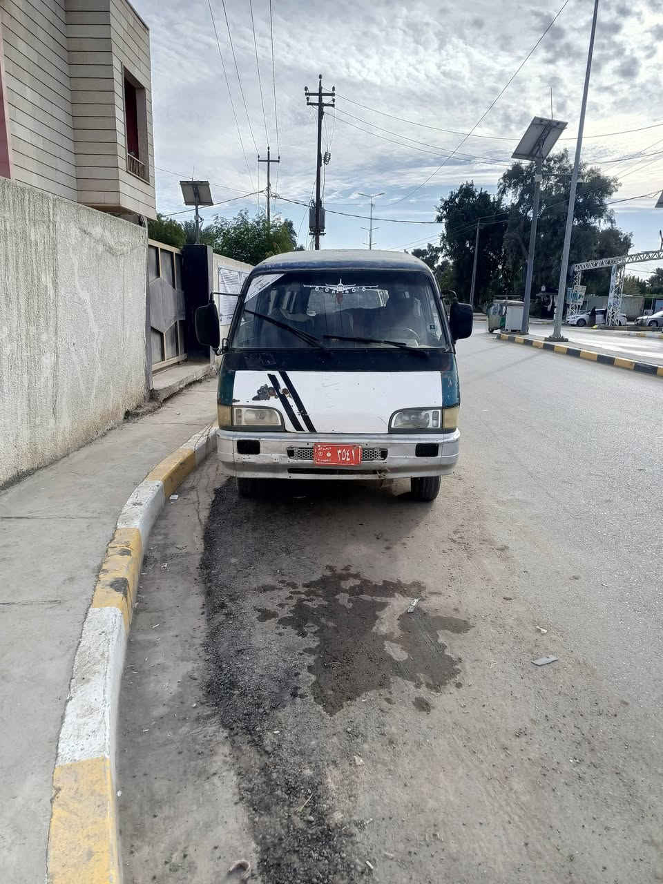 سلام عليكم كيا اسيا للبيع 95رقم احمر مكينه كير اكسل كفاله كشر شوفت عينك سنويه ساقطه رقم بصره راعيها ماندله سعر 19وبيها مجال مكان سياره بابل مسيب ***********
