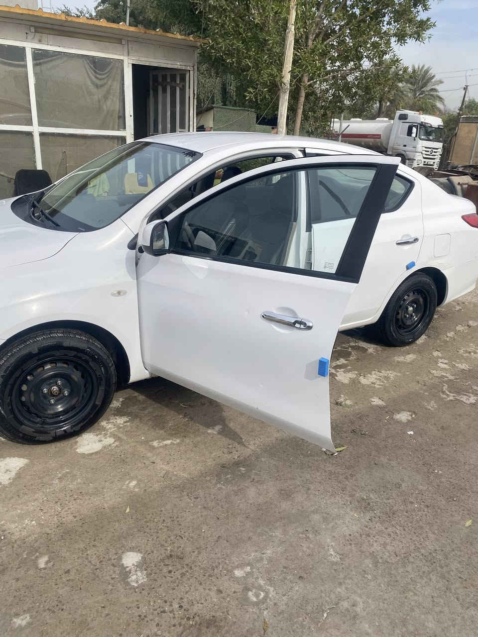 سلام عليكم سني هندي موديل 2020 ماشية 72سيارة كلش نضيفة مكفولة من صبغ والضربة عده طخة بجاملغ الأمامي شبر زغيروقبغ الصندوق طخة دراجة بصيطة مكينة وكير مكفول رقم بغداد بأسمي تحويل مباشر السعر 110وبيها مجال رقمي ***********
