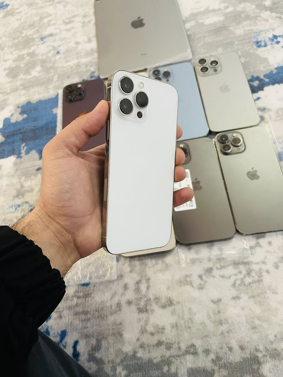 سلام علیکم اخوان
بطاریات کلە ٨٥ فوک لحد ٨٩ بلادی 
کلە ابسعر الجملە 
١٣ بروماکس  ١٢٨ کبس 
١٣ بروماکس ٢٥٦ عندە مسج  مالشرکە 
١٣ بروماکس مبدل شاشە Gx  مطابق اصلی 
١٤ بروماکس مبدل شاشە  ٢٥٦ سعرە جوە کلسوک 
١٥ بروماکس ٢٥٦ خطین مبدل شاشە سعرە جوە سعر الشرکە 

معە احتراماتی لجمیع طفاصیل کامل مکتوب اقرە  
عندی طوصیل بس فلوسە موقدمە

***********. واتساب
