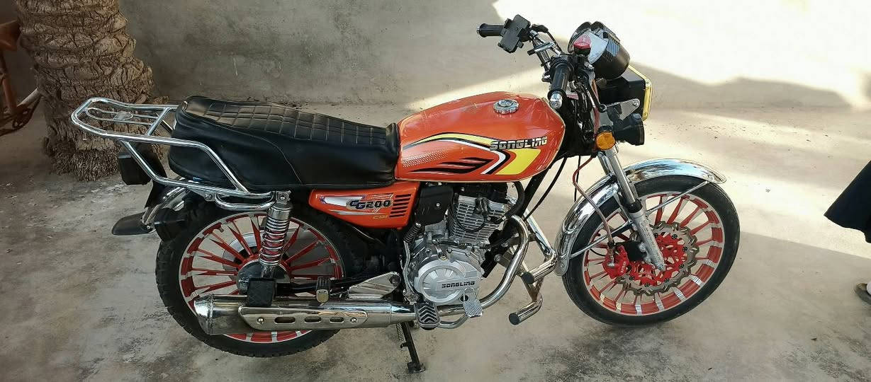 السلام عليكم دراجه سيفان موديل25ورقه كارتونيه الدراجه مثل مابل صوره حلوه جديده مكفوله رايدهه 750بيهه مجال العنوان الهاشميه وهذه رقمي ***********
