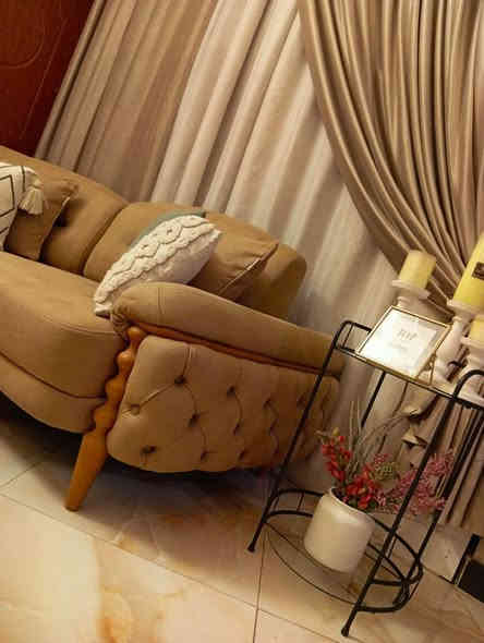 كورنر تركي مودرن قماش وتر بروف والرجلين خشب زان ويصير سرير ضهر قلاب نظيف جدا الشراي يتصل عالرقم***********
