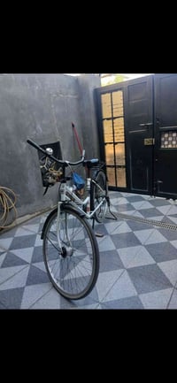 بيسكل جديد اخو الجديد باله شركه ياباني السعر اب٧٠ وبي مجال قليل ٠٧٧١٤٩...