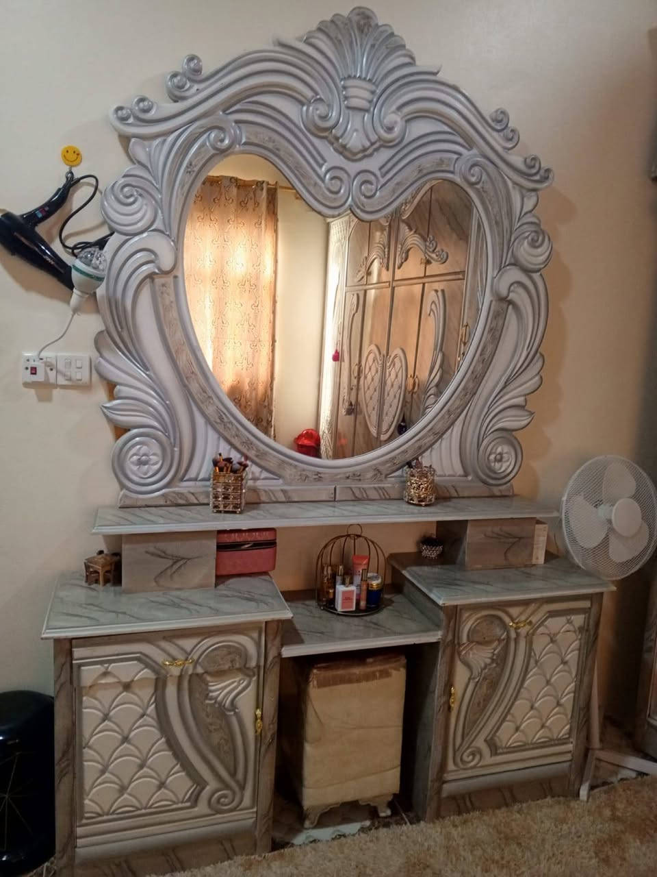 السلام عليكم غرفه اخشاب حطاطه للبيع المكان العبيدي واتساب *********** والخاص مفتحوح
