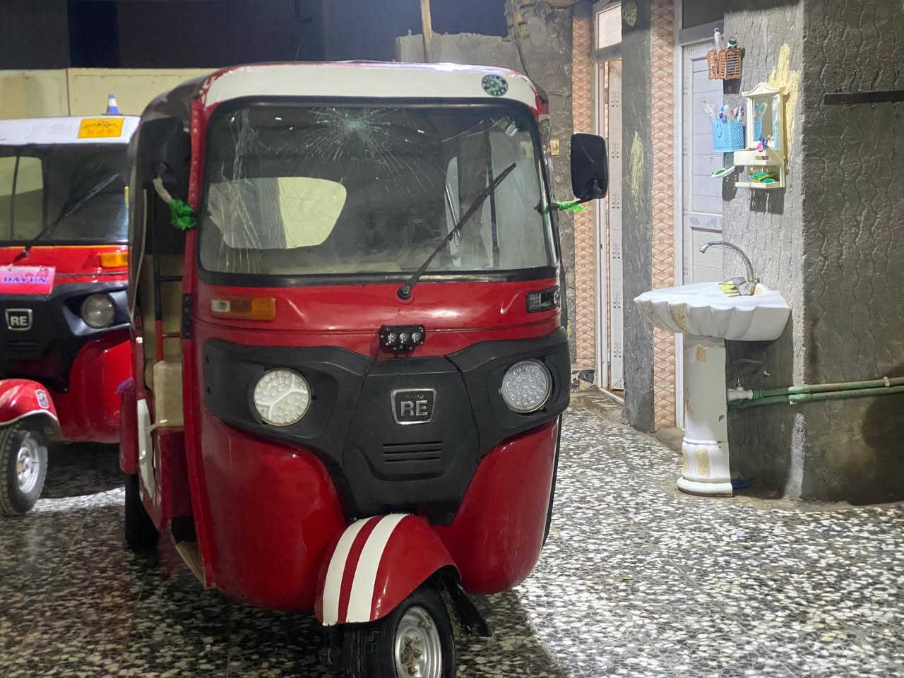 السلام عليكم تكتك لبيع موديل 2018اوراق أصولي التكتك جاهزه ما ناقصها شي مكينه نضيفه الستفسار ***********
