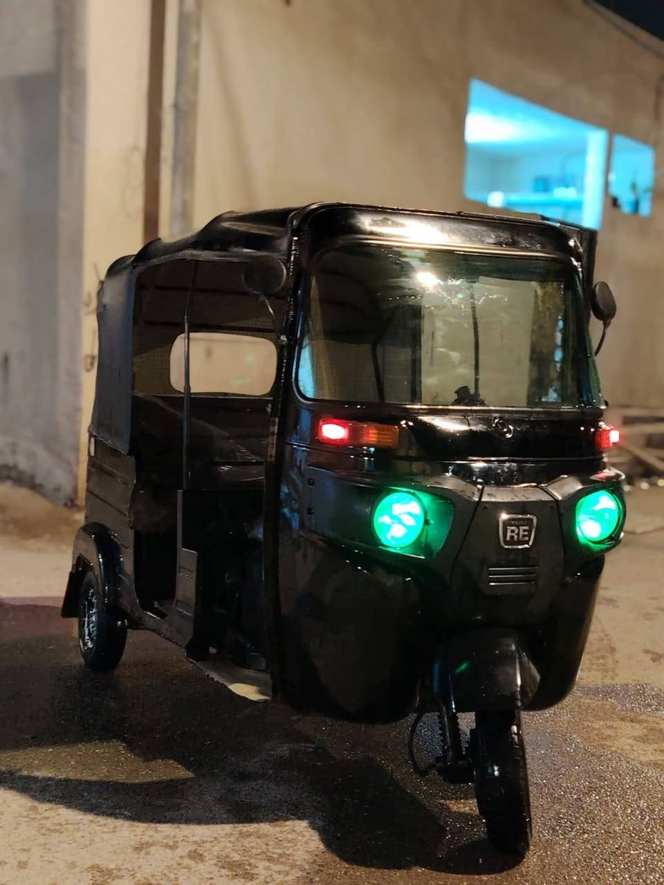 سلام عليكم تكتك البيع رقم وسنوي مديل2020 تكتك نضيفه مكينه مجفته وخرسه ماتنسمع سعر بخمسه ونص وبيه مجال حك جيه مكان بصره  متواجد واتساب ***********
