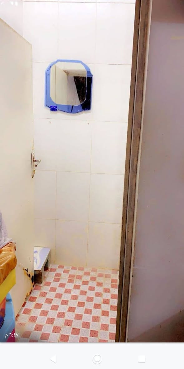 بيت قديم للبيع مساحة 200متر بسعر عرصة حي الحضارة ***********
