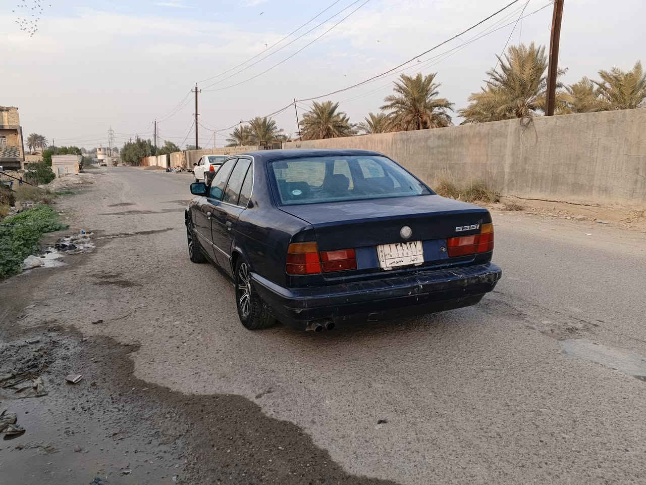 للبيع بي ام 535موديل 91 انبار مشروع وطني سعر 40$رقم موبايل ***********سيارة بلادية لاضربة ولاصبغ ولاتبديل تدفئة تبريد ثلج شاشة وكامرة خلفية محرك وكير مكفولات دواخل جلد دشبول وكشنات وبطاين جددحدادية امامي خلفي جديد سنتر لووك شغال سلايد روف كهربائيات اي نقص مابيه سيارة احله من صور تخم تايرات ويل جدد مكاني بغداد
