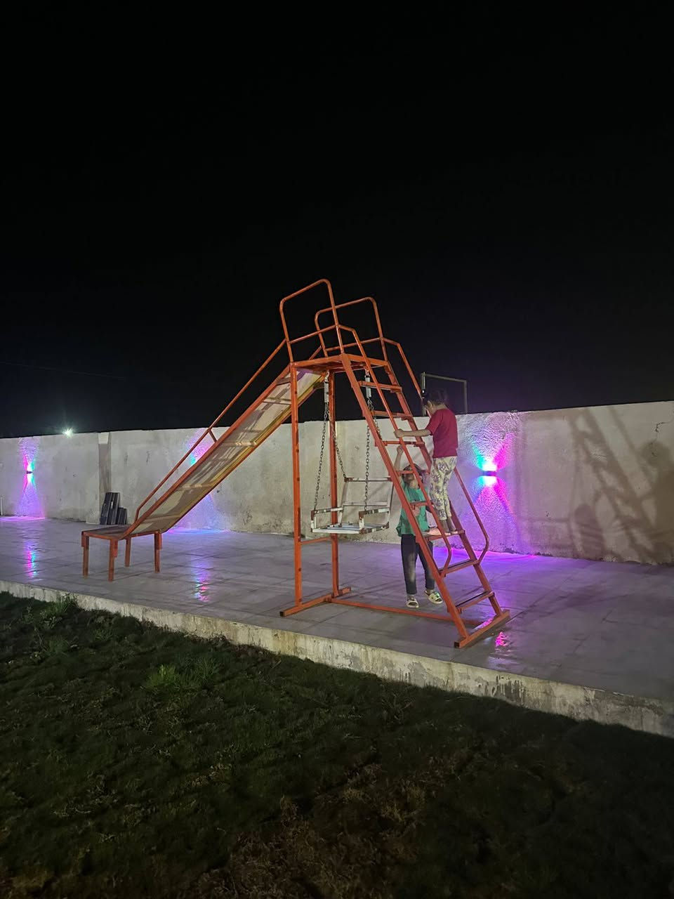 مزرعة للايجار العنوان ناصرية 

 للحجز  الترفيهي اقل حجز يكون 6 ساعات فما فوق

للحجز المباشر التواصل مع صاحب المزرعه

 ***********

او واتساب

***********
