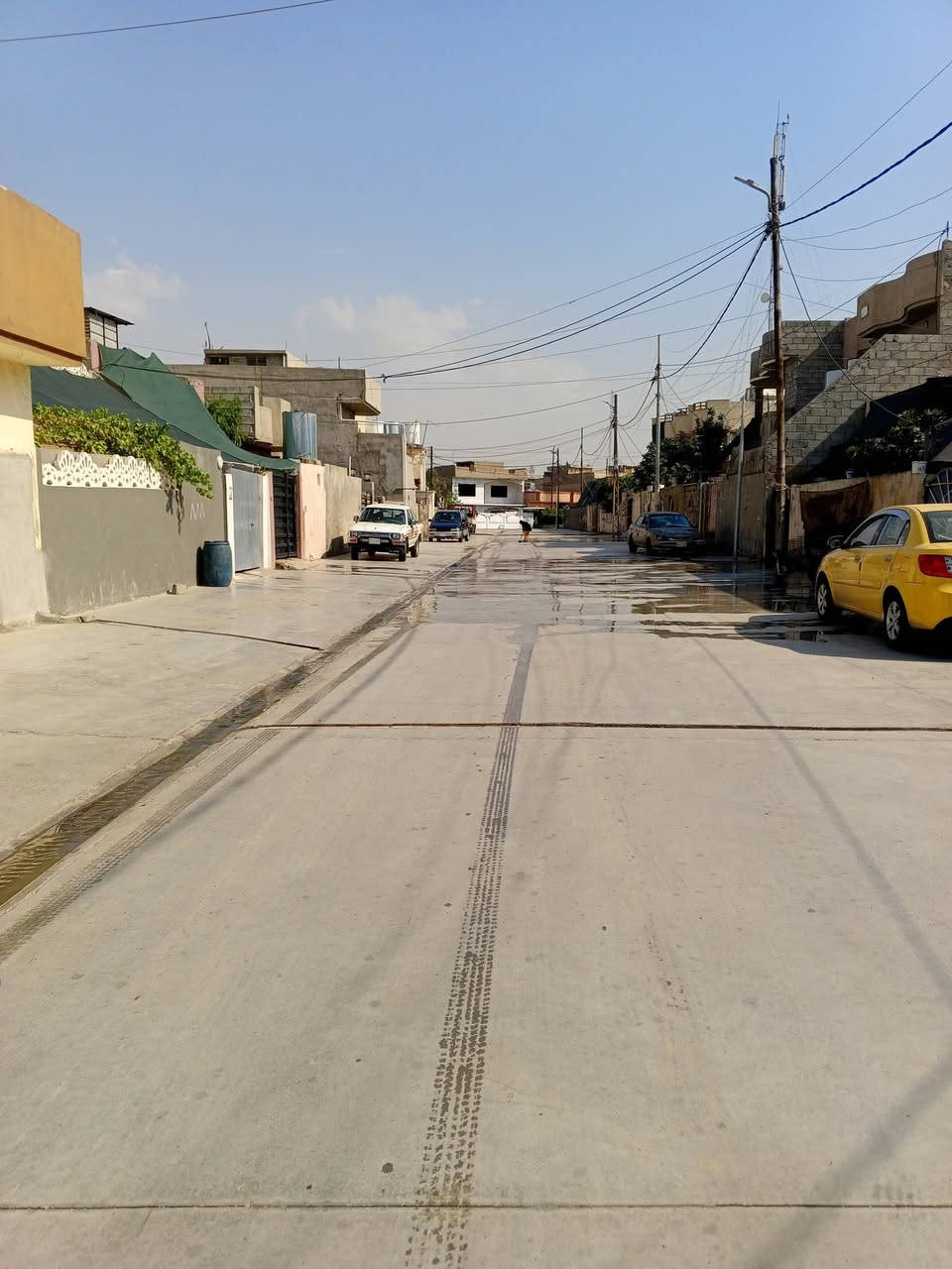 زراعي كارت بلديه معامله كامله بسم صاحب الدار بسمو ملاحظة ماعندي خاص مخابره فقط 
البيت ساكنين بي خدمات كامله ماء كهرباء تبليط مال بلديه
شارع عرض 12متر عريض ونفه 
الــعنـوان:حي الاربجيه قرب دكاكين السبعه نهايت حي صدام 
الــمسـاحــة /120م     الواجــهـة 8م 
طــابـق واحد مع بيتونه 
2 غرف نوم استقبال مطبخ هول صحيات
***********📞الاتصال
***********لاتصال 
  #عقارات_الموصل
