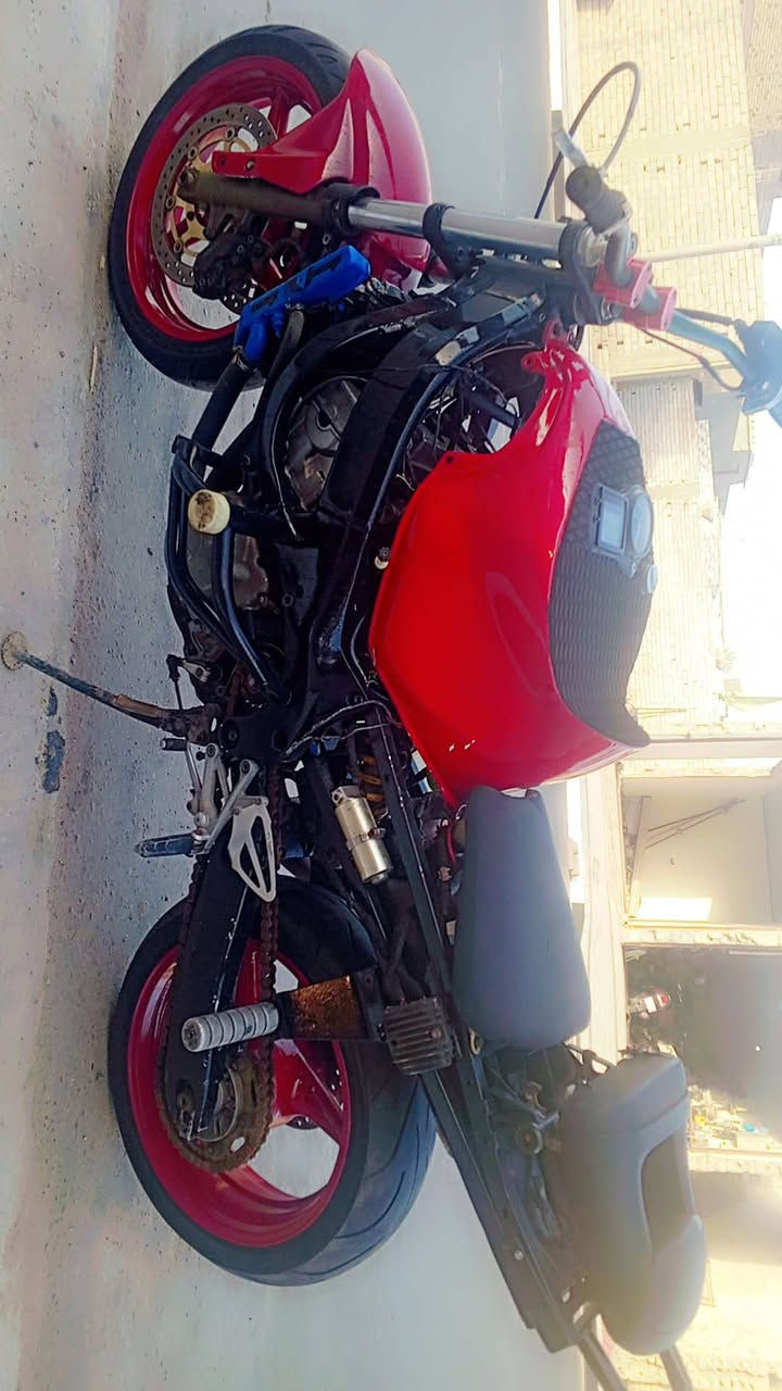 سلام عليكم شباب دراجه بطح للبيع دراجه توه صبغه وكمله من كلشي شغله نكره مكينه مفتوحه عد مستر بين كرنك بلدي ما مكصوص ويطغ بلدي مل شركه صوت مبيه مكينه دراجه اوراق وحته كمركه مدفوع يردله فقط ضفيره انه مسويته لعدم فرغي اي الستفسر موجود عله وتساب ومسنجر او تتصل عليه ***********درجه عادي مو سكيورتي
