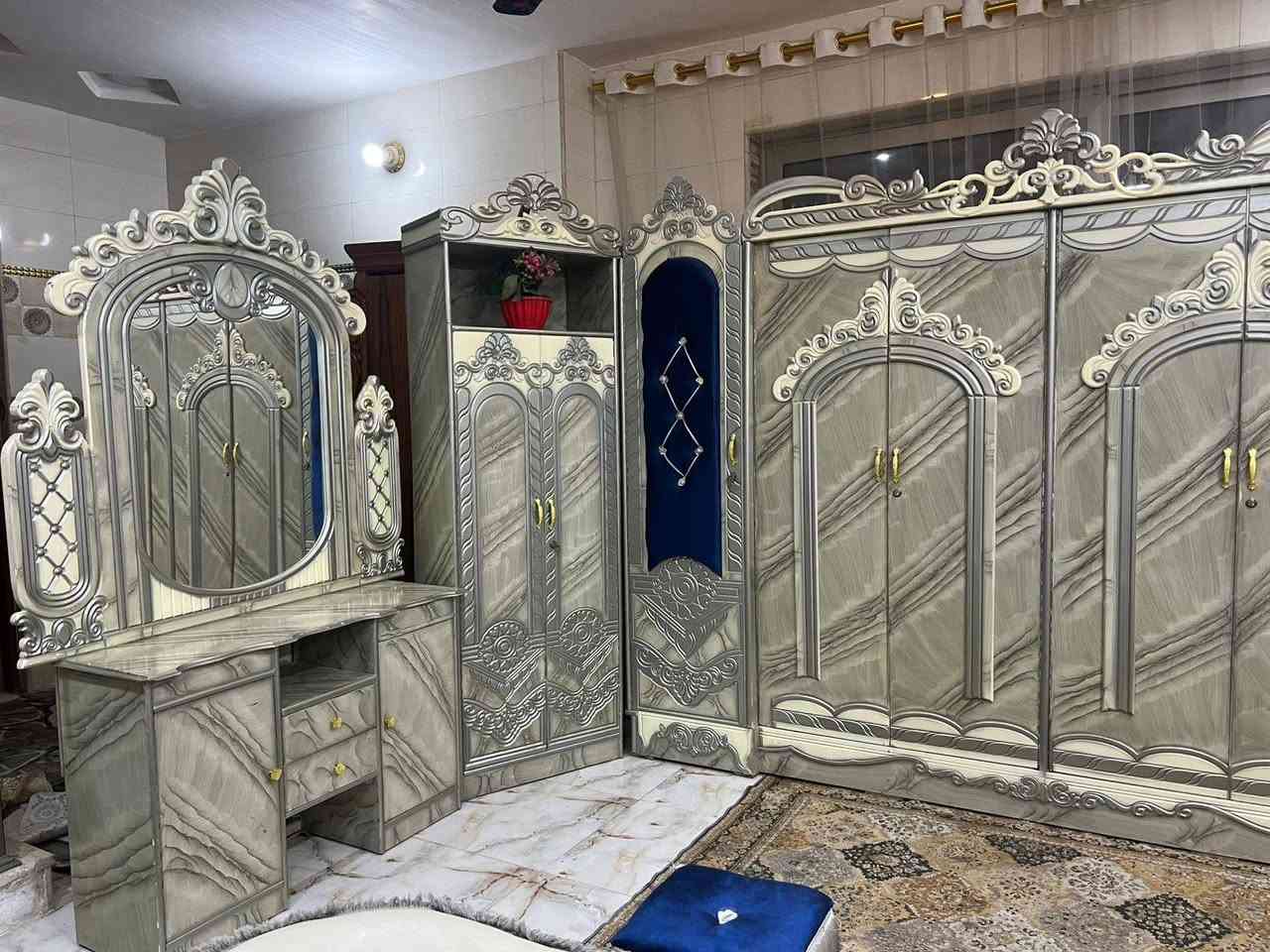 750غرفه ست ابواب خشب عراقي اخت الجديده مال عرسان زاويه كنتوريه وياهه شالوزيه وطابوريه  بغداد الحسينيه مال الراشديه وعندي توصيل ***********
