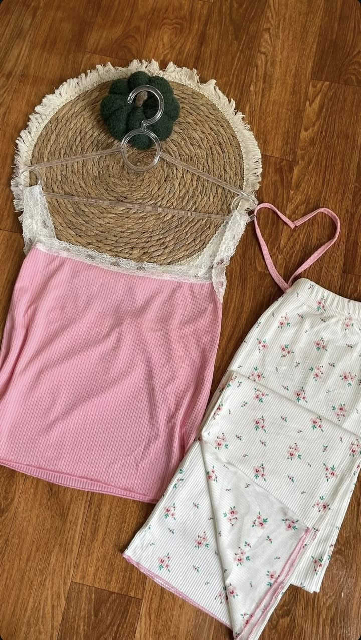 تكررر الصيفيي ☀️☀️
كوالتي عالي بأسعار تنافسية و قطع محدودة ❤️‍🔥❤️‍🔥

توصيل جميع محافظات العراق 🇮🇶🇮🇶🚗🚗

#عيد_الحب #قطع_محدودة #ملابس_نسائية


**إذا كنت صاحب هذا الإعلان وتريد حذفه لأي سبب، رجاءا أرسل رسالة إلى الدعم الفني**