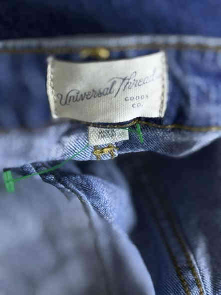 بنطرون   (قالب هاف )سوبر كريم 
القياس  40
النظافه 💯/💯  

يوجد توصيل 🚚 (بغداد -محافظات )
☎️رقم الهاتف :***********

للحجز -دايركت
