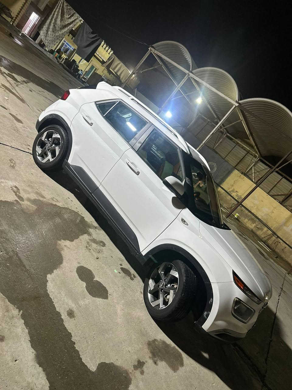 السلام عليكم 
#مكلف #بالنشر 
سيارة هونداي فينو موديل ٢٠٢٤ رقم بغداد  
مكان السيارة ناصرية المركز الحبوبي 
مداور ثاني يوم 
السعر ١٤٠ وبيها مجال بعد المعاينة 
استفسار اكثر الاتصال على صاحب السيارة المباشر 
الحاج ابو فرح *********** يوجد واتساب
