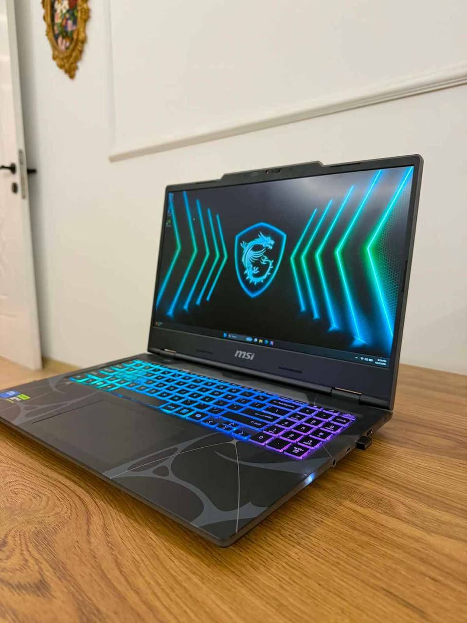 Gaming ( Open Box )
MSI Cyborg 15 Gaming Laptop
• Processor: Intel Core 7 240H (10 Cores, 16 Threads, up to 5.2 GHz) . Graphics Card: NVIDIA GeForce RTX 5060 Laptop GPU?. Display: 15.6" Full HD (1920x1080), 144Hz Refresh 

تەنها لە کارتۆن دەرهاتوە هەموو گیانی بە شەرتە 
رێژەی پاتری شەعن کردنەوەی دیارە لە وێنەکان کە سفرە 
لە هەولێرم نرخی ١٠٨٥$ أربيل, العراق


**إذا كنت صاحب هذا الإعلان وتريد حذفه لأي سبب، رجاءا أرسل رسالة إلى الدعم الفني**