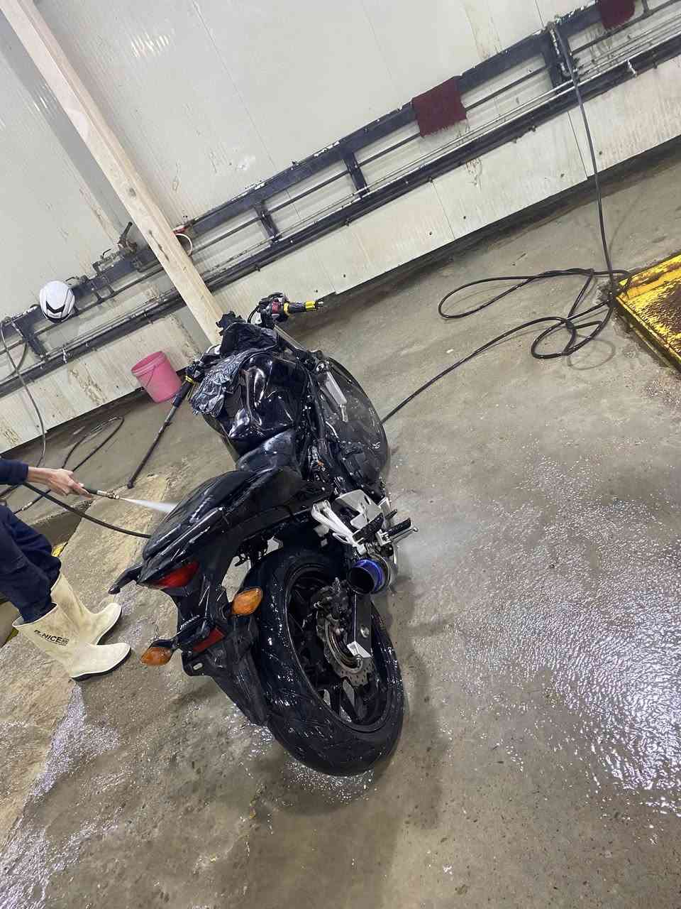 سلام عليكم سيبي فور دراجه مفوله مكفوله منكلشي البرغي ممفتوح بيها وأي نقص مابيها اتركها سنه وإذا ماشتغلت بنكره سلف تأخذها بلاش دراجه وكاله شلعه ومعدل وكله محسن وبين فتره وفتره ادامه مداريها حيل سعر جوه سوكً بلعباس ودراجه وياها ٢ صالنصات كاتم وعالي ومبرمجه طلقات ونار  سعرها1750 عنوان الغزاليهة شارع المركز رقم الهاتف***********
