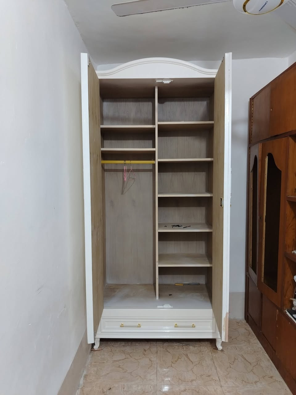 كنتورحسب الطلب الزبونه ابو ٢
الداخل صاج طبيعي 
والخارج صاج طبيعي 
صبغ حراري 
نرماده شريطيه 
صبغ اوفايت حراري
العمق ٦٠
الرتفاغ ٢٥٠
العرض ١٢٠
***********
