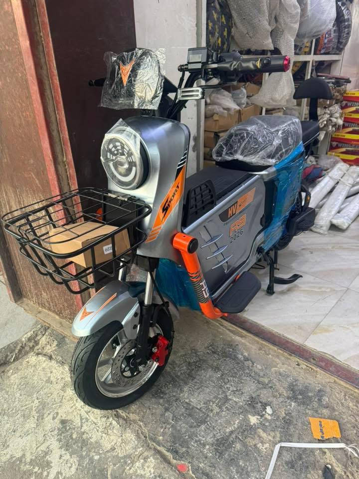 يالله اللهم صلي على محمد وال محمد 
تم وصول دراجه شحن  R9 + R11
موديل 2026 
عدد البطاريات 6. حجم الكبير
ار ١١ عدد البطاريات 5 
كارت تشغيل 
قفل سكان 
جوزه قاطع دوره 
جنطه مسواك 
اطار جوبلس حجم 10/300 
ابريك هيدروليك عمبار 
ملف 1500 - 2000
بك خلفي R
سرعه 100 
 تحكم 4 نمر 
لايت لد عالي ناصي 
اشاير رباعي التحكم 
بك لايت لد 
درع حديد جانبي 

العنوان. ذي قار. الشطره. 
قرب جسر الحاج خيون قرب جامع. الامام علي ع 
الاستفسار. واتساب. ***********
