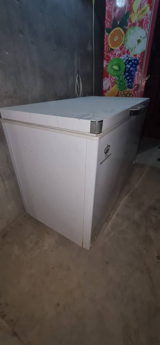 للبيع مجمدة+براد 
سعر المجمدة ١٥٠
سعر البراد ١٥٠


**إذا كنت صاحب هذا الإعلان وتريد حذفه لأي سبب، رجاءا أرسل رسالة إلى الدعم الفني**