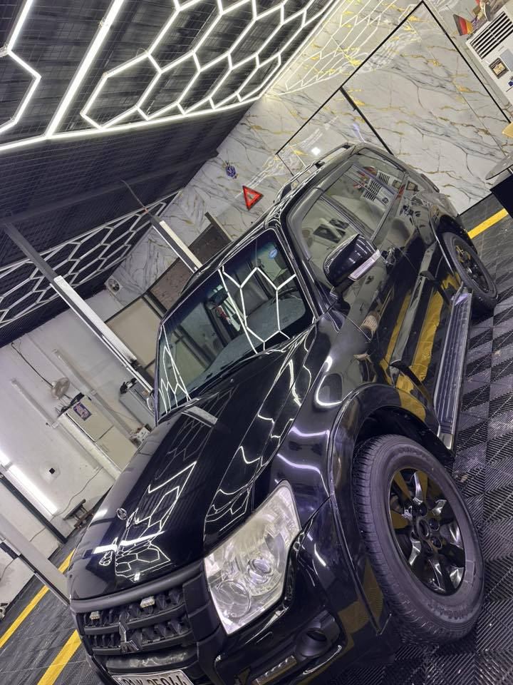 السلام عليكم 
للبيع 
باجيرو حبتور ٢٠١٤ محدثه ٢٠١٥
مكفول السياره بيها رصعه بسيطه بالبنيد ورصعتين بالقماره 
عزل كامل ومعالج طسه 
راديتر جديد وكاله 
نوزلات جديد
فيت بم واتر بم جديد
تايرات جديد رقم سليمانيه تحويل ثاني يوم
السعر١٦٠ وبيها مجال 
الديوانية 
***********
