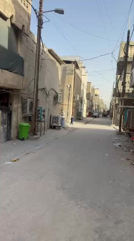 نصف قطعة للبيع مساحه 72م بناء حديث مدينة الصدر قطاع 20 الكياره طابقين مسلح رقم ***********
