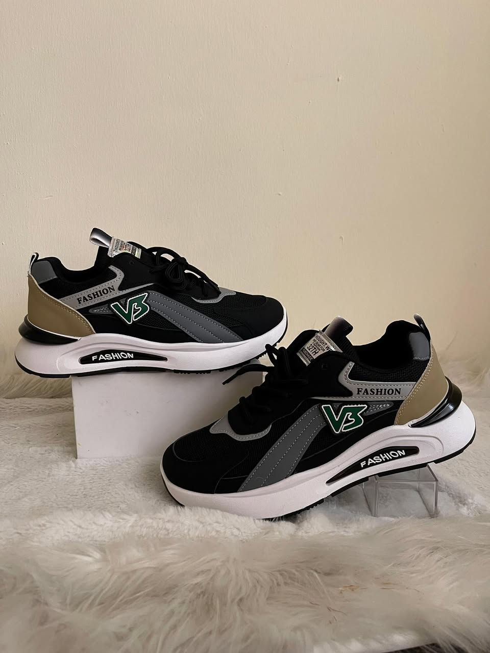 احذية من ٤٠-٤٥ 

الكمية ٥٠ درزن محجم


**إذا كنت صاحب هذا الإعلان وتريد حذفه لأي سبب، رجاءا أرسل رسالة إلى الدعم الفني**