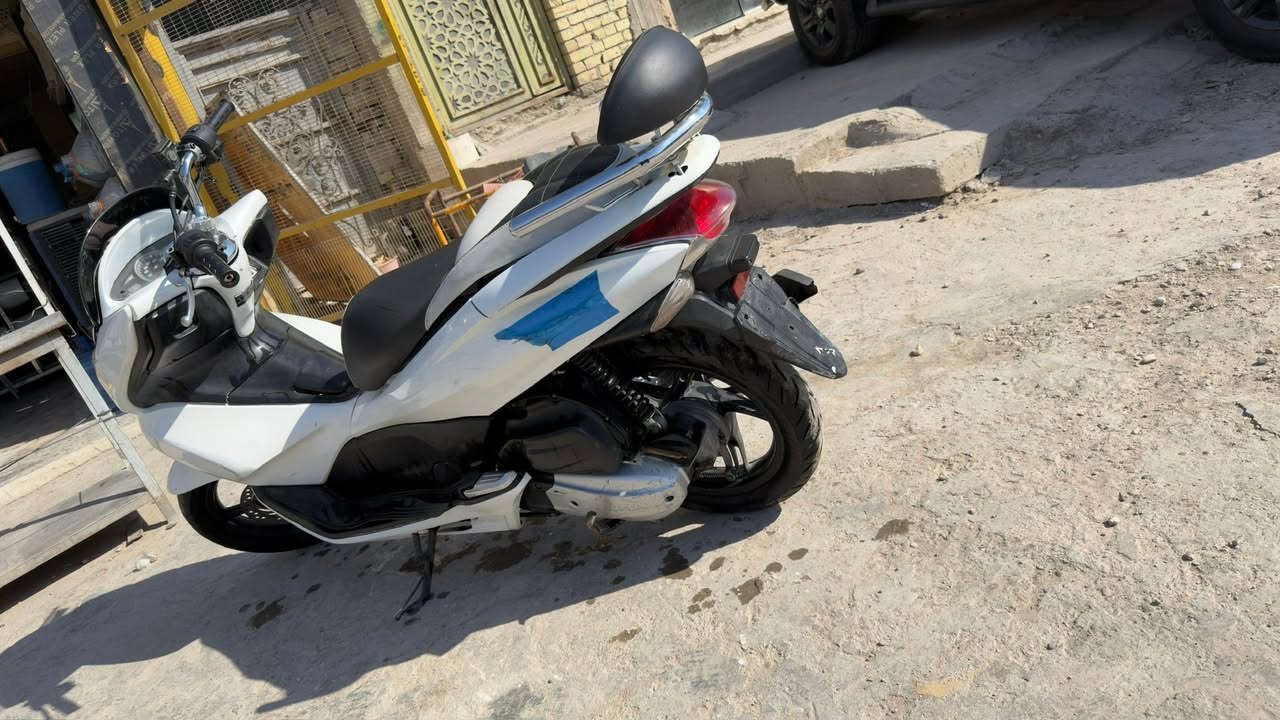 بيسي اكس جيل الاول للبيع  دراجه نضيفه مكينه مامفتوحه  عنوان بغداد مدينه الصدر السعر ١٣٠٠ وبيه مجال حك الجيه ***********
