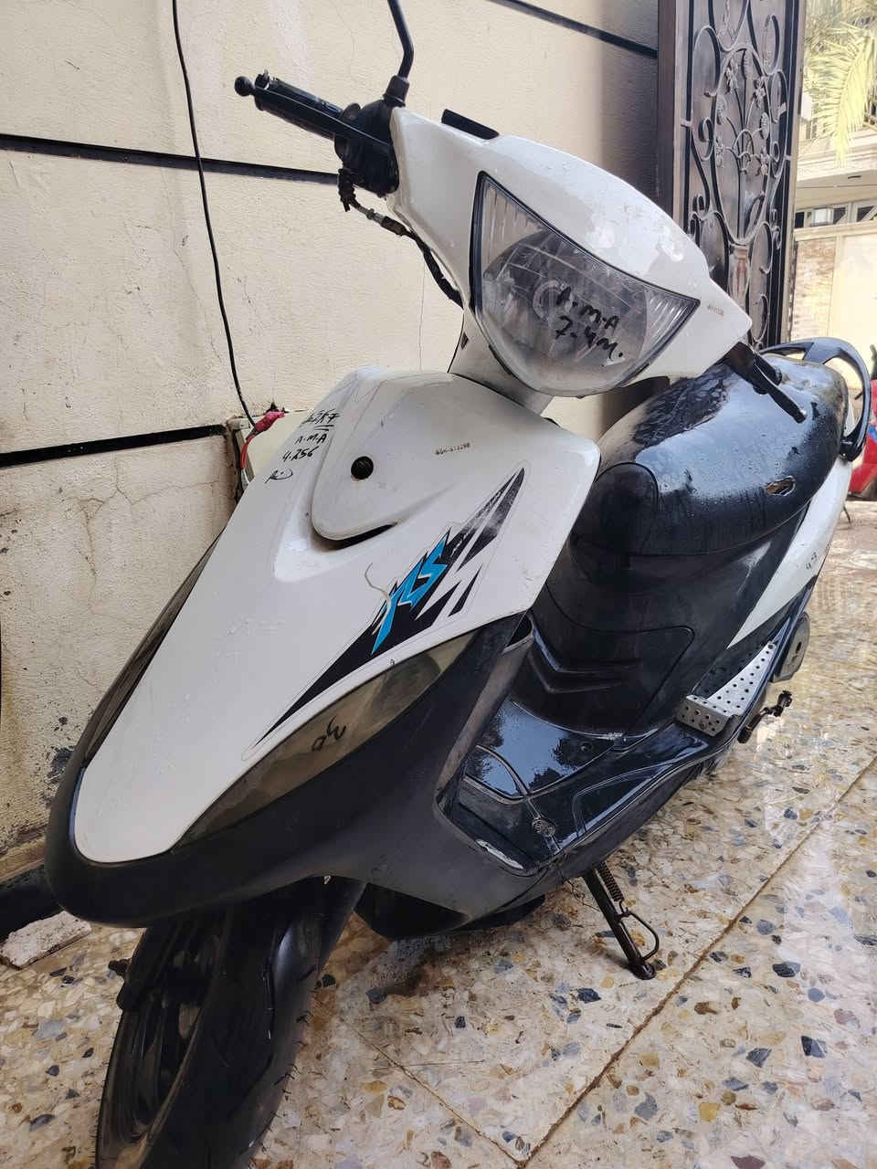 دراجة ماكس عدلة كفرات بلادية
دراجة نظيفة مكينة كفرات شوفة عينك مناقصها شي
شغل واطلع وبالعافية على الياخذها
ب٣٢٥ الف وبيها مجال بسيط
*********** مكاني بغداد كاظمية
