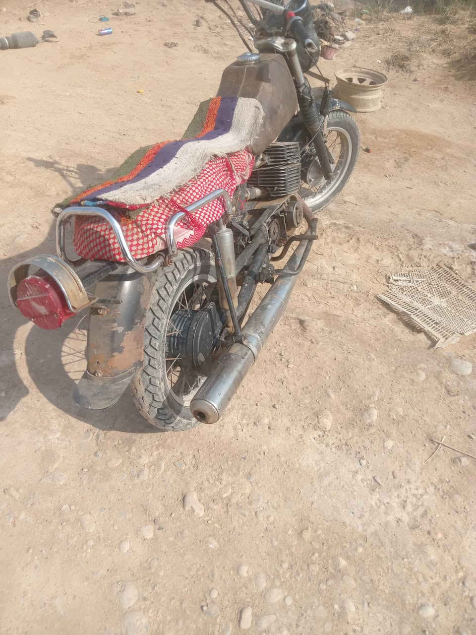 سلام عليكم 82للبيع گصه5 ويل خلفي وامامي16 السعر 650 وبيه مجال مكان واسط عزيزيه لمو شراي ليراسل 👍 ***********
