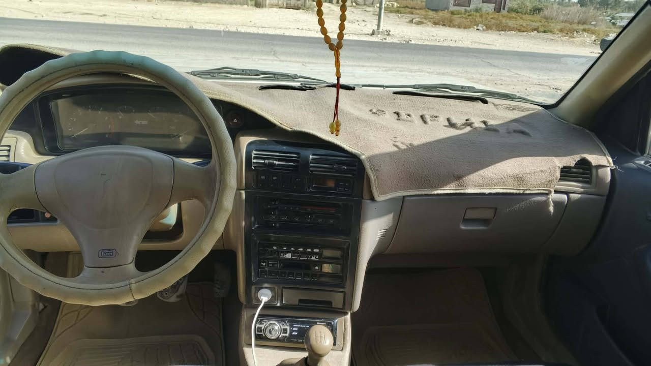 سلام عليكم 
سيفيا 93بلاديه رقم دولي بسمي سنونه 30هزه جديد السياره خير من الله كير شرط 
بس المحرك بيه تنقيص
حداديه جديده 
السياره حلوه مال جناي وخير من الله بس المحرك بيه تنقيص مكاني واسط الصويرة السعر 35بيه مجال
***********
