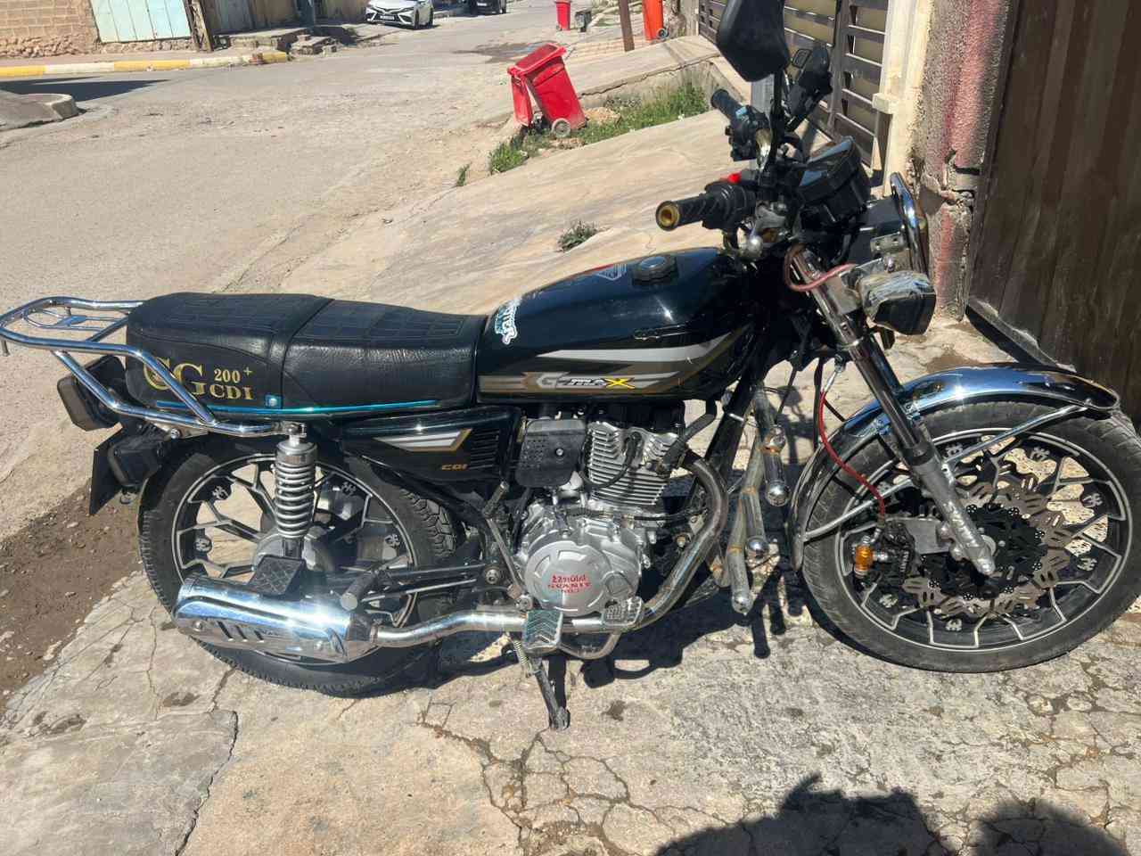 سلام عليكم دراجه ايراني موديل 25 للبيع مكاني الرمادي الخمسه كيلو نضيفه و بيها عطل واحد ملف مال صلف اب 7 الاف دينار والله اخذتها من الجمعيه اب مليون و 400 عارضها 850 و بيها مجال للشراي متوازي علئ فلوس الرقم (***********) موجود بي واتساب
