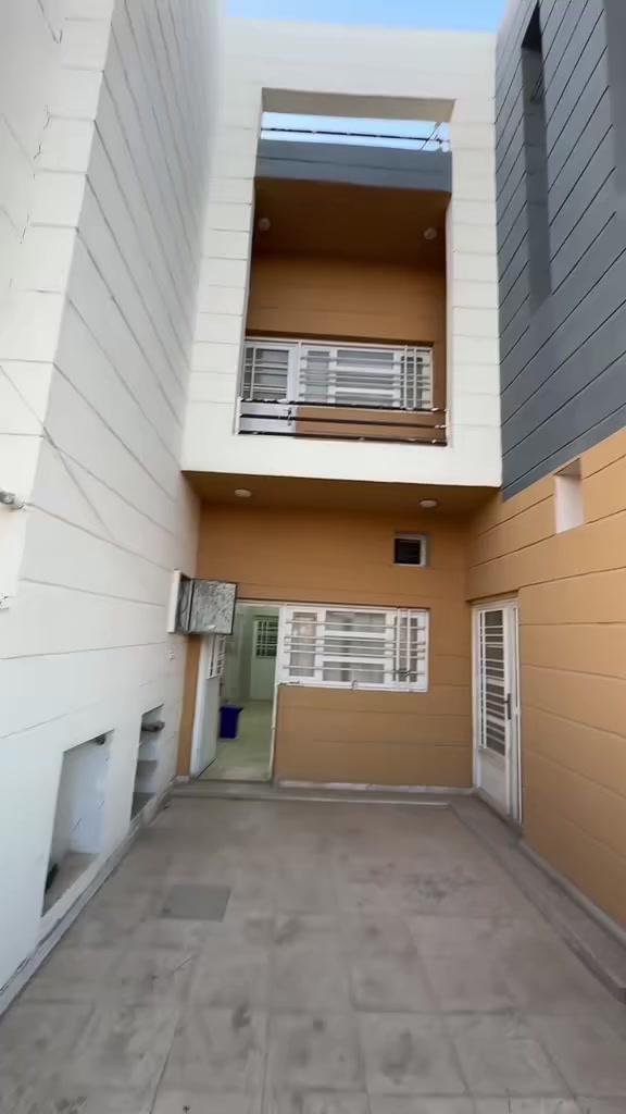 للبيع – دار في مجمع الكوثر السكني 📍

🔹 المساحة: 200 متر
🔹 البناء: طابقين
🔹 الموقع: على الشارع الرئيسي A
🔹 : غير مسكون، جاهز للسكن

🔹 البيع: نقداً فقط

💰 السعر: علق تم 🤝 نرد عليك تلقائيا 

📞 للتواصل:
عقارات الدناني
📱 ***********
***********
📍 موقع المكتب: شارع جليل فضيل

عقارات الدناني – ثقة في التسويق العقاري
