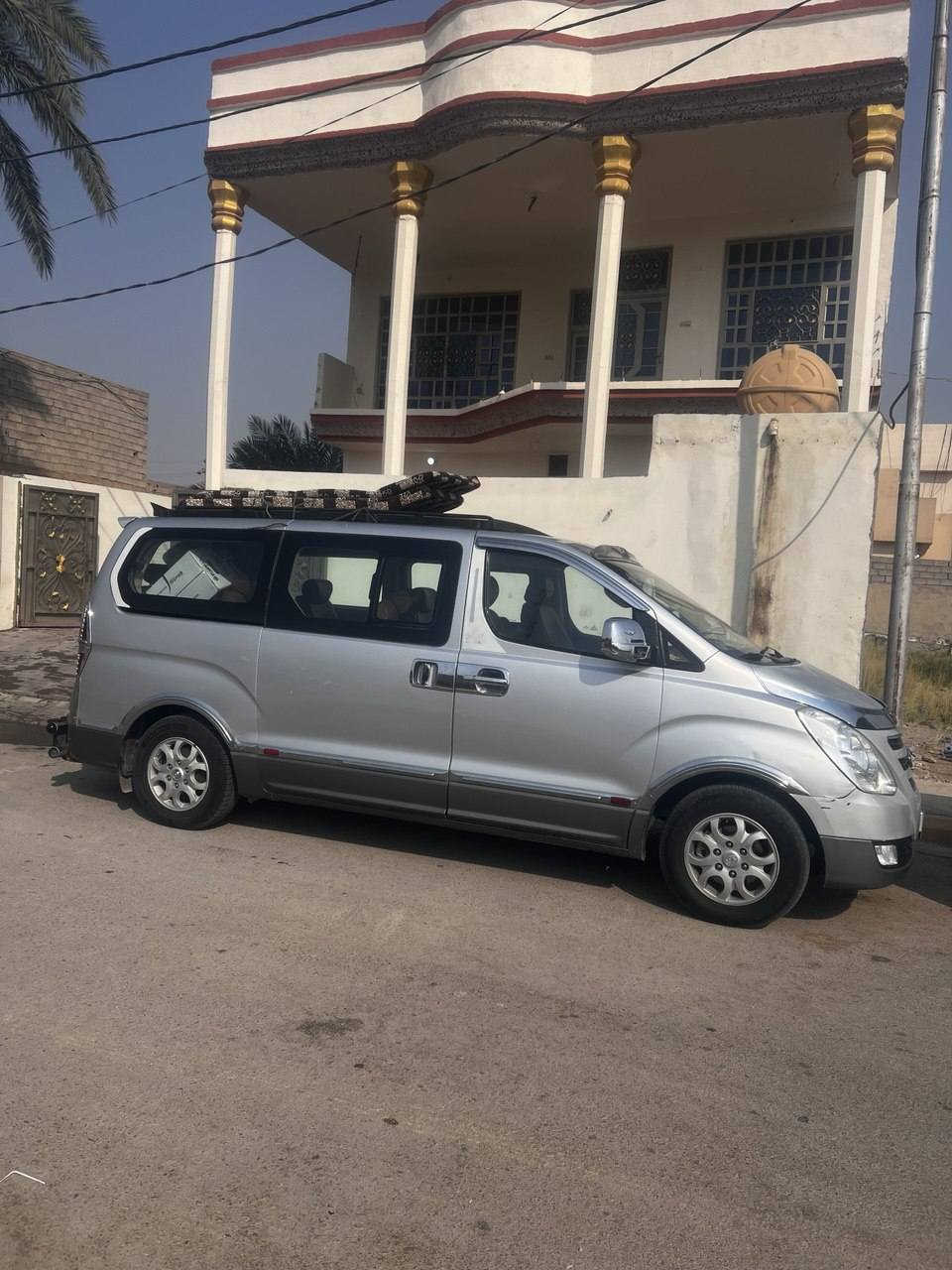 سلام عليكم 2010فول موصفات جديده ماعده بس طخه بجالملغ الخلفي محرك جديد تخم تاير السعر 150 مكاني بغداد التاجي رقم التليفون ***********
