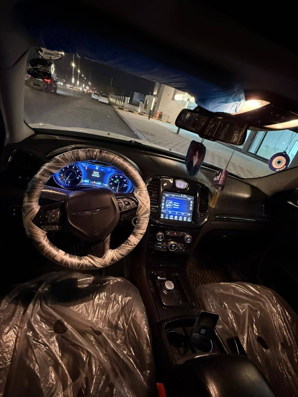 الموديل : 2016  . (كندي) . 📦

العداد : 1. 100000ميل ✅
              ✅
المحرك : V6 . 3.6L .  : 3. 

 
المواصفات :🔥
* پانوراما . 
*. 
* . 
* . 
* مصابيح امامية زنون مع LED . 
* ويل قياس 18 مكسكي  أنج . 
* حساسات خلفية . 
* شاشه كبيرة مع نظام ملاحة نفكيشن GPS .
* سستم صوت الپاين مع سماعات بريميوم .
* مقصورة الركاب من الجلد الفاخر .  
* المقاعد الأمامية كهربائية . 
* ذاكرة لحفظ وضعيات الجلوس (ميموري) . 
* مقاعد أمامية تبريد وتدفئة . 
* مقاعد خلفية تدفئة . 
* تشغيل عن بعد . 
* ستيرن كهربائي . 
* تدفئة ستيرن . 
* محدد سرعة . 
* تلفون بلوتوث . 
* كاميرا خلفية .
* مرايا متحسسة للاضاءة العالية .
 . 
* دخول ذكي (بصمة) .
  

⚠️

الرقم  دهوك بسمي تحويل مباشر او وكالة 
مكان السيارة 📍دوانيه ***********
