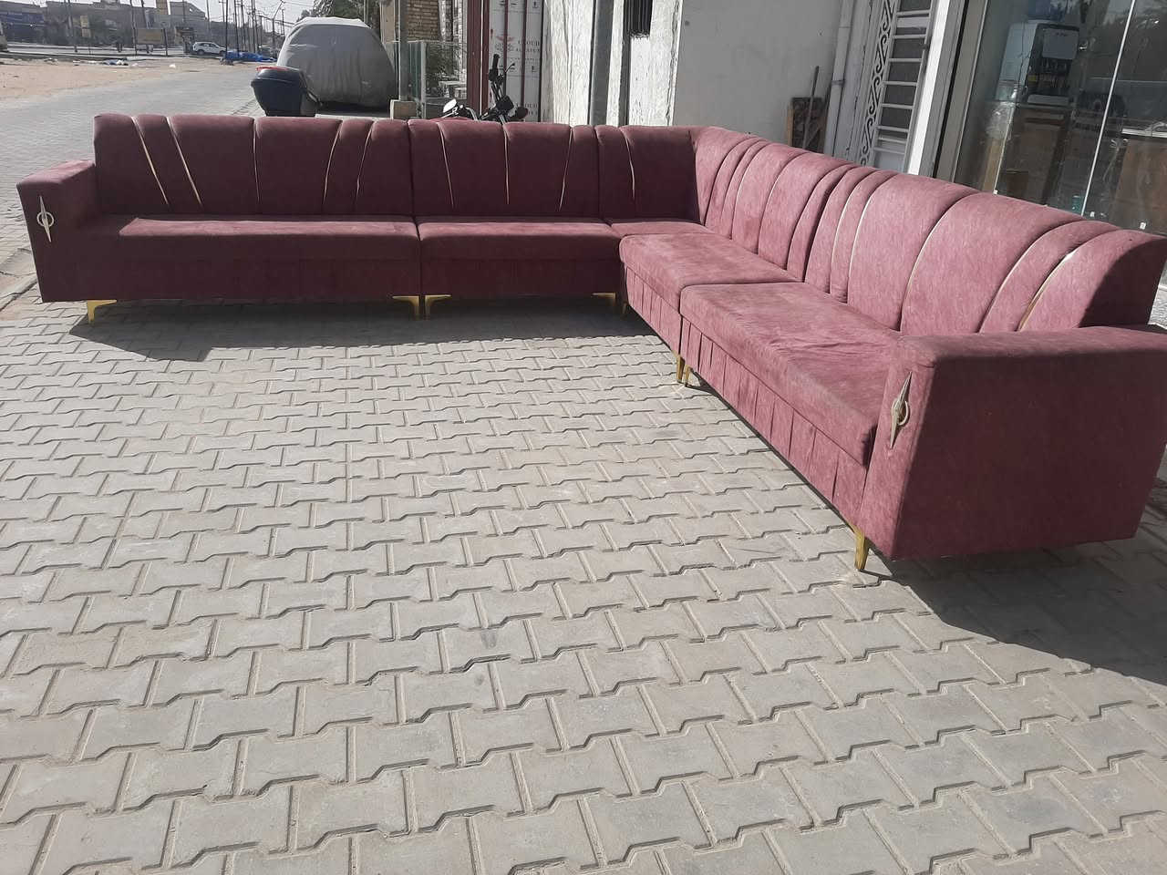 تخم ديوان 11 مقعد مستخدم درجة اولى نضيف سعر 225 
عنوان كربلاء حي العامل شارع المستوصف استفسار واتساب ***********
