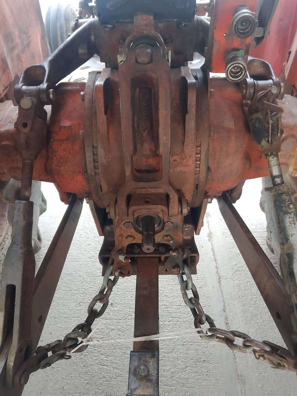 سلام عليكم ، للبيع فورگسن برازيلي
گير اكسل محرك شرط 
كهربائيات كلو شغال 
رقم سنويه واسط
إني أبيع كفالة من عشائر ومن حكومة 
السعر 9,250 بي مجال قليل 
عنوان داخل كركوك 
***********
