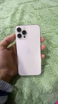 ايفون 12 pro mex ذاكره 256  بطارية 83% رايده 500 وبي مجال  جهاز زلغ وا...