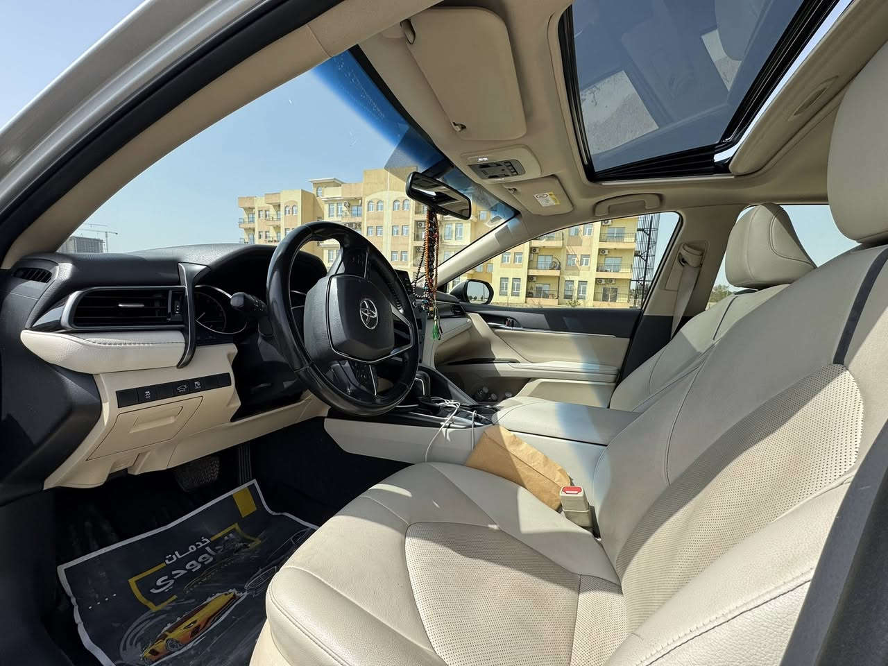 السلام عليكم
للبيع كامري  
موديل 22 
فىة GLE X
وكالة خليجيه ( عبدالطيف جميل ) 
جايه فوول مواصفات 
اخوان السياره فول من حساس التاير لفتحت القماره 
داخل اوف وايت 
سبير بعده ع وضع الشركه
محرك 2500cc تنفس طبيعي طبعا 
حساسات كامره 
شاشه وسطيه برده خليفه 
كشنات كهرباء 
السياره ماشيه 48 كيلوو
وباقي مواصفات الكامري المعروفه 
اخوان السياره بيه رصعه بالجاملغ الخلفي الايمن 
وبيه شكم شخط بالدعاميه للامانه
السعر ب230 ورقه وبيه مجال حك الجيه
مكان السياره بغداد ورقم بغداد
تحويل مباشر ثاني يوم
واي استفسار اني حاضر

***********

***********
( محمد الصعب )
