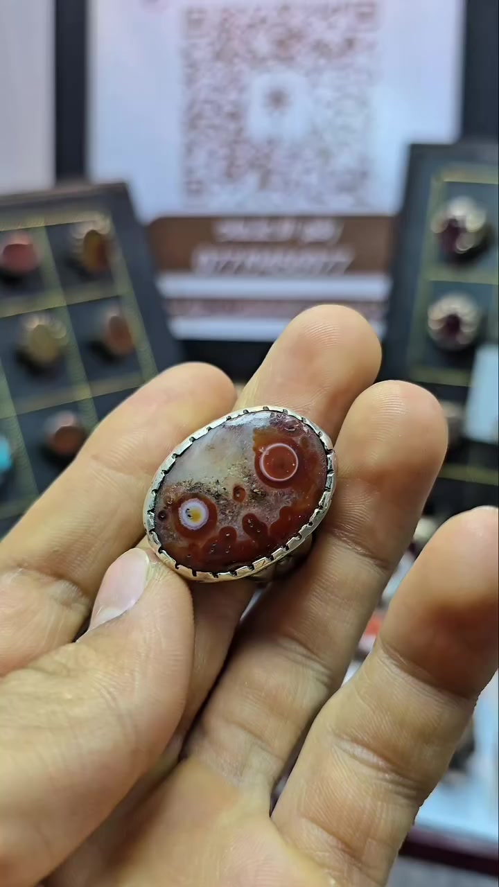 عيون 👀 احمر سليماني وقديم افضل مميزات 😉 وصياغة عراقية عيار 925 اصلي
#مزاد_ابو_اشرف_اليمني


**إذا كنت صاحب هذا الإعلان وتريد حذفه لأي سبب، رجاءا أرسل رسالة إلى الدعم الفني**