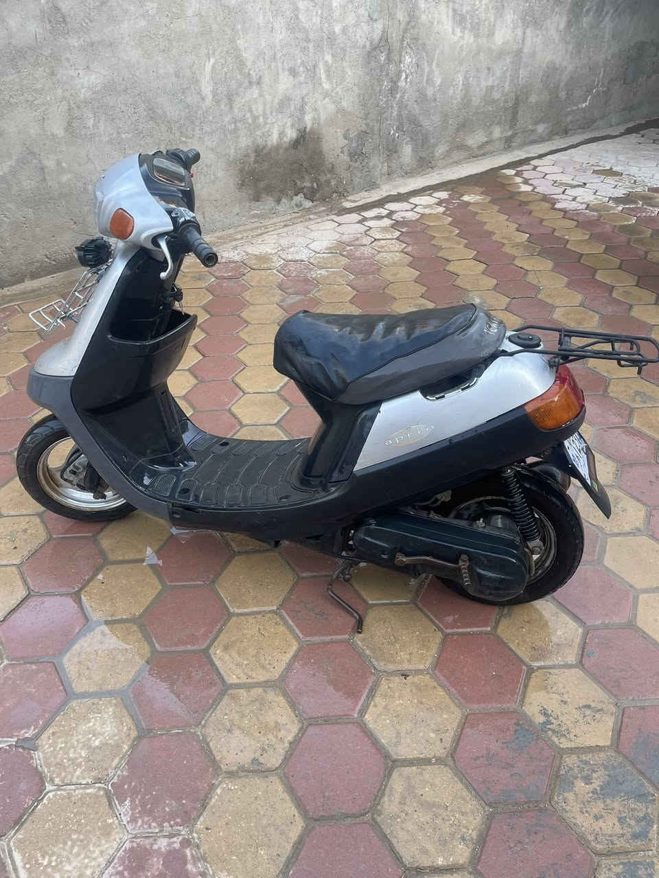 بطه ٢٠٠٣ دراجة نضيفه شلعه ومعدل شلعته كلش حلوه كهربائيات شغاله لايت عالي ناصي رماش ونهاري واللايت البلادي هم شغال بك لايت شغال قفل ستيرن قفل جنطه كله شغال بريكات امامي خلفي تخم تاير جديد دراجه حلوه مال جناي سعر 200 وبيه مجال حك الجية 
وواتساب 
***********
