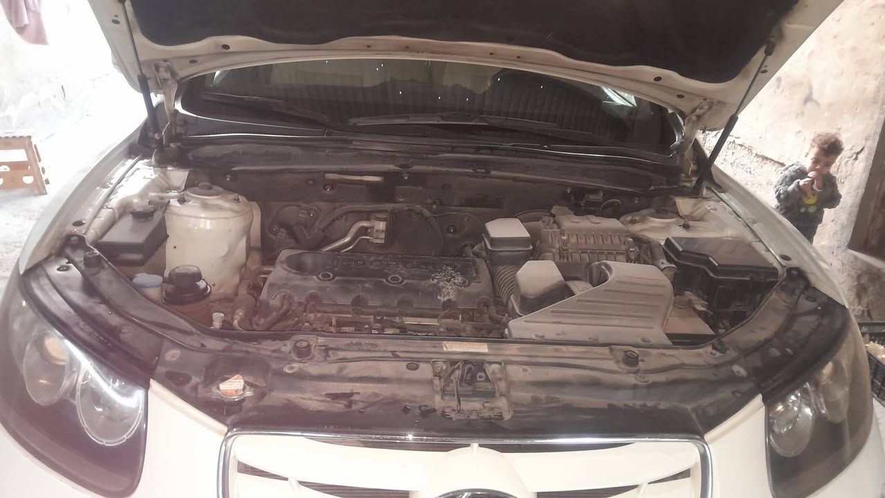 السلام عليكم سنتافيا ٢٠١١ بدون حادث  بدون صبغ  ماعده بارد طرف الجاملغ الخلفي مبين بالسونار مكينه حاويه جديده توني شادها ٢٤٠٠ دوش طخم تاير  السعر.١٤٨  فتحه  كشن كه،باقى بسمي رقم بغداد  الجديد هزه جديده رقم التلفون ***********
