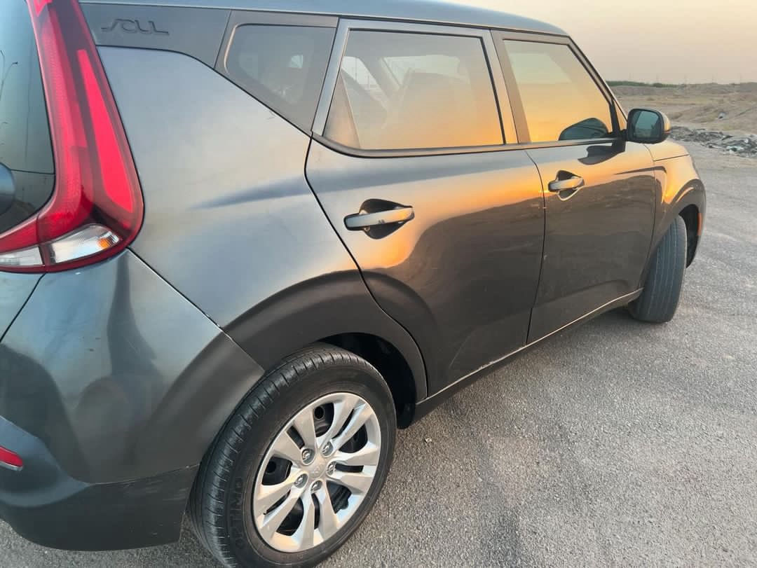 السلام عليكم 
كيا سول 2022 للبيع 
الضربة موضحة بالصور 
رقم وتساب متواجد *********** 
سعر 120 قفل 🔒🔒
البصرة ام قصر
