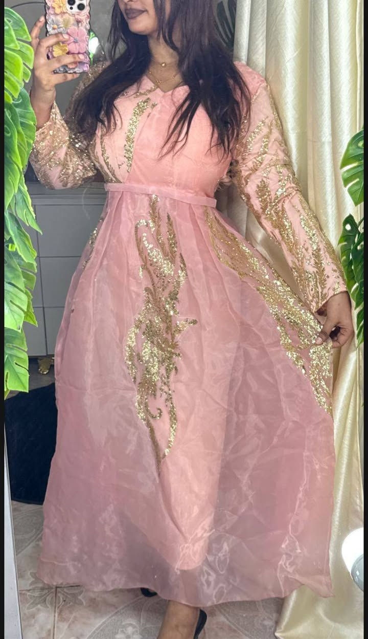 ✨ وصل الجديد لعشاق الأناقة والفخامة! ✨
فساتين راقية بألوان مميزة وتصاميم تخطف الأنظار 🌸👗
📍 عطبرة - السوق الشعبي (الخميس)
🚚 ترحيل لجميع الولايات
📦 جملة فقط
📱 واتساب: 0998062491
ألحقي قبل نفاد الكمية، أجمل الموديلات بأسعار الجملة! 💖🌟


**إذا كنت صاحب هذا الإعلان وتريد حذفه لأي سبب، رجاءا أرسل رسالة إلى الدعم الفني**