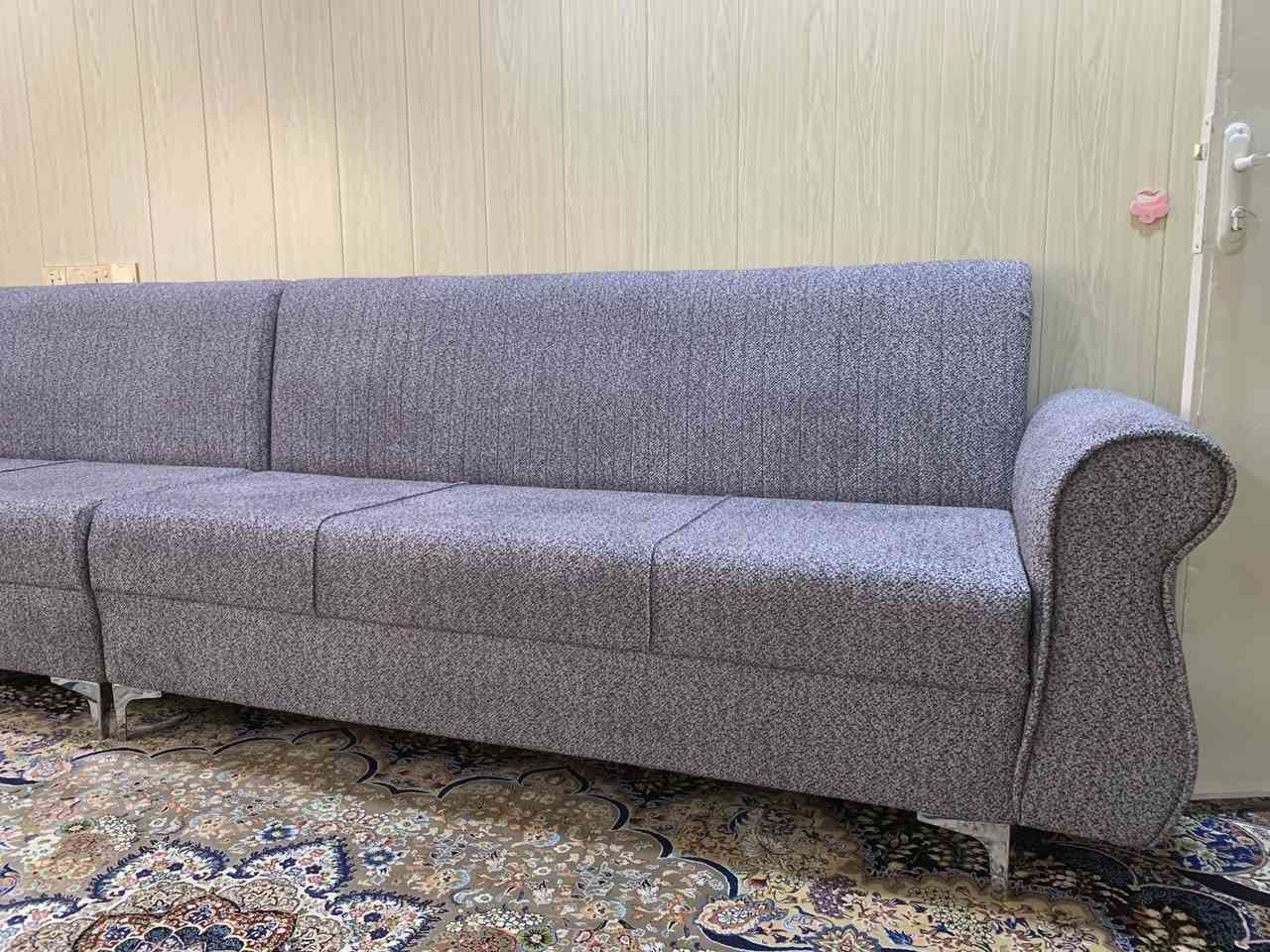 هـــــات هـــات
 ١٠ نەفەرییە نرخی ٣٣٠ هەزارە
نەخـــشی کۆمپیتەری
ڕێک بــــاریکــــەو بیوەرۆ 😁
تــــاقمێکی لـــــۆک لــــۆک لـــۆک 
دەستکــــردی عەسڵـــ عەسڵـــــی
وە بـــان خـــانیوە فڕەی بـــدە خوارۆ
پشت کۆمپیتەری  لەو رەنگە لە هەمووو کەلار ئەگەر بوو
وە بەلاش ئەدەمێ
هەر عەیبێکو  وە بەلاش بیوە
٧٥٠ هەزاری پێدراوە
نرخی یستای  ٣٣٠ هەزارە
یسفەنجی ١٠ سانتیمی عەسل عەسلی
وە زەمان ئەدەمێ
***********
