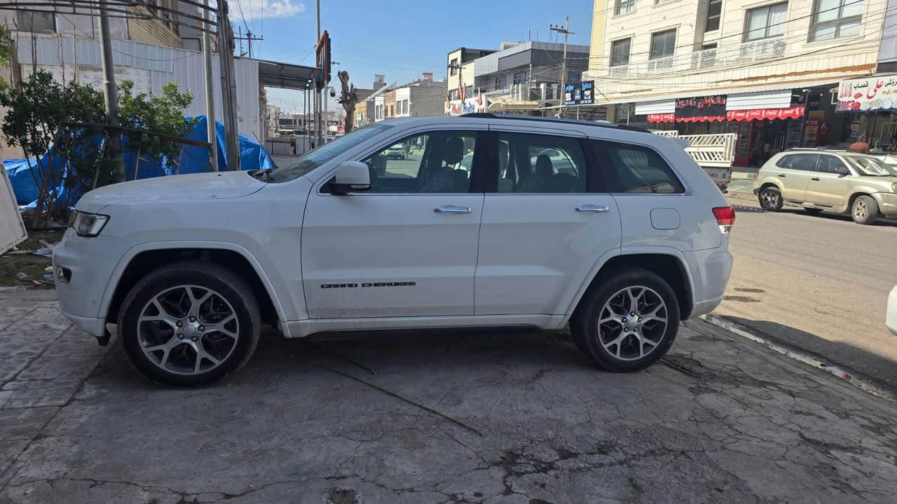 جيب اوفر لاند السيارة موديل ٢٠١٩ شركة هارلم صفر اربيل مواصفات فول الفول بيها جكات تنزل وتصعد وخالي من الصبغ  و الشخوط والرصعاة وماشيه ٨٠ الف حقيقي شرط ورقم وهزة وسنويه كلها جديد وبشرط تحويل يعني ما ناقصها ول شي ابدا صندوق كهربا والابواب بصمه كراسي تدفئه وتبريد وخزن ومرايات وسكان هيتر السيارة على وضع الشركه ما مبدل اي شي كلو بلاديه ودوسات كهربائيه السياره احلى من الصور اي ستفسار اتصل فقط وتساب اكرر فقط وتساب وماسنجر *********** أربيل, العراق
